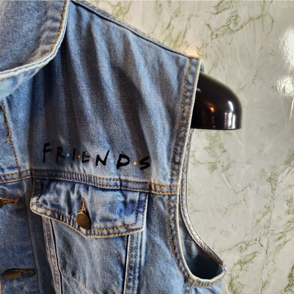 FRIENDS Denim Vest - Picture 4 of 9